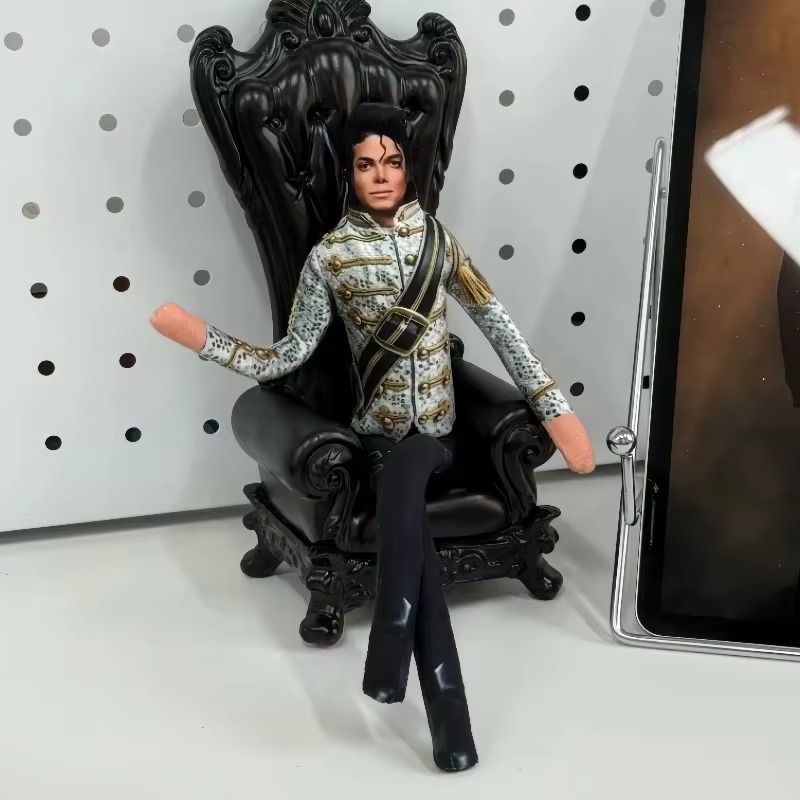 Boneca de Pelúcia de Novo Esti - Cosplay Prop avaliação e preço